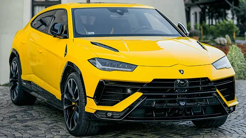 Yellow Lamborghini Urus 2